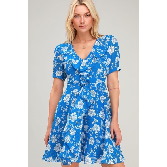 Lulus Dresses & Skirts - Lulu’s blue floral ruffled mini dress